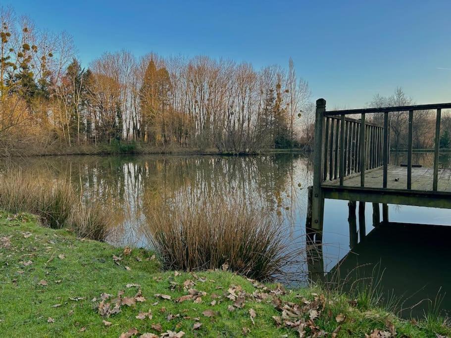 Maison Paisible Avec Lac Prive Secondigny Exterior photo